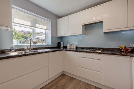 8703719-interior05-800.jpg