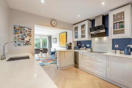 8703859-interior09.jpg