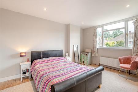 8703859-interior11.jpg