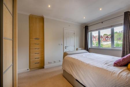 8705781-interior31.jpg