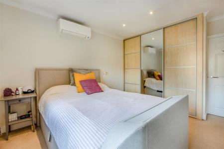 8705781-interior33.jpg