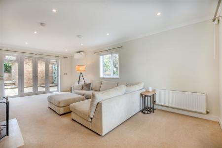 8705781-interior03.jpg