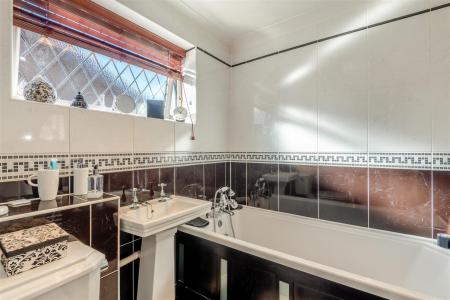 8706340-interior15.jpg