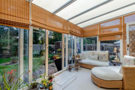 8706340-interior01.jpg