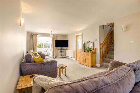 8698236-interior01.jpg