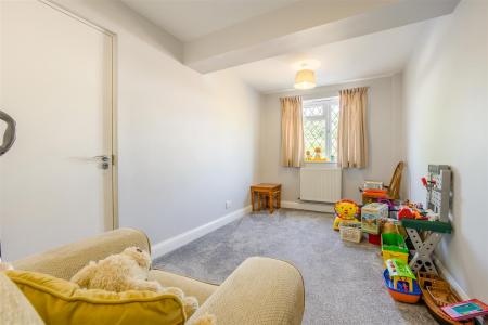 8698236-interior05.jpg