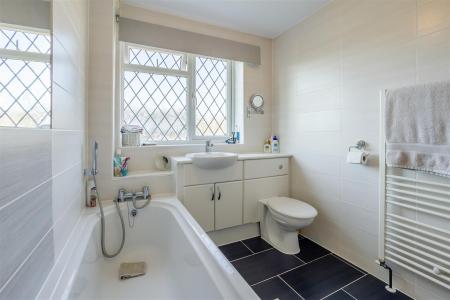 8698236-interior12.jpg