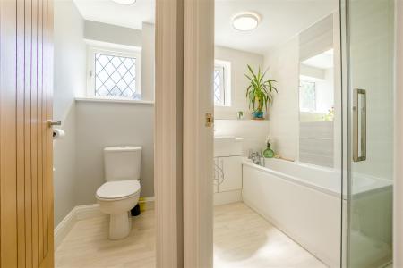 8698236-interior21.jpg