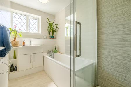 8698236-interior22.jpg