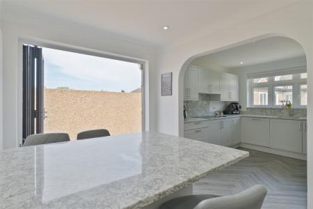 Kitchen - Breakfast Room.jpg