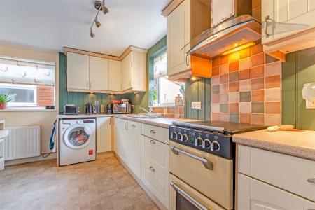 8671943-interior01.jpg