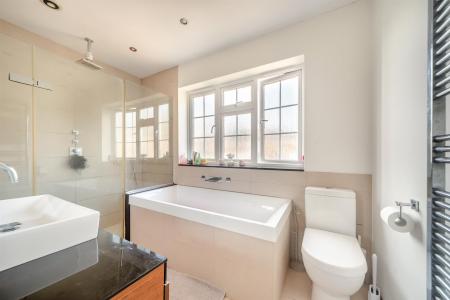 8681013-interior23.jpg