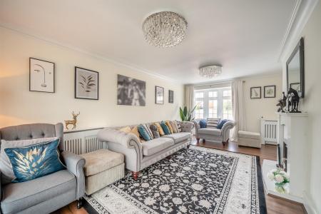 8681013-interior03.jpg