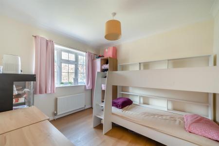 8681013-interior15.jpg