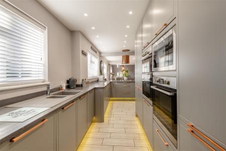 8680809-interior07.jpg
