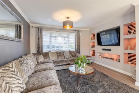 8680809-interior01.jpg