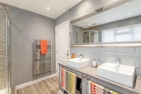 8680809-interior29.jpg