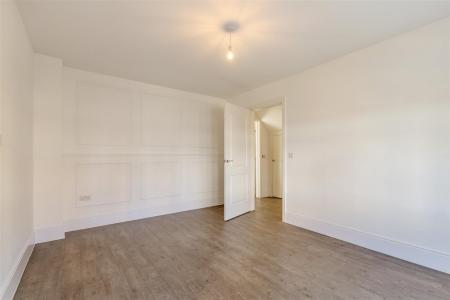 8683106-interior10.jpg