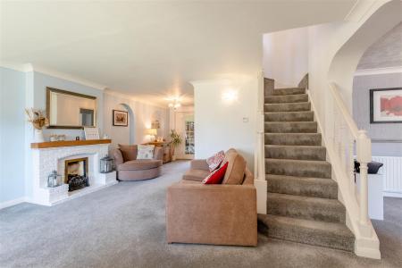 8687430-interior08.jpg