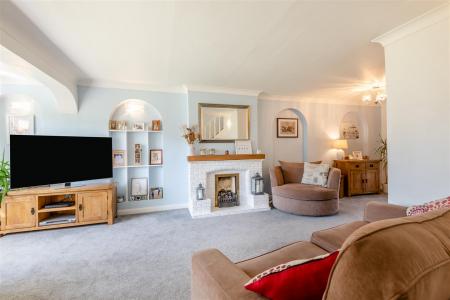 8687430-interior21.jpg