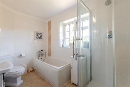8687430-interior09.jpg