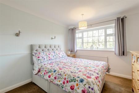 8687430-interior16.jpg