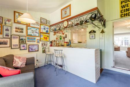 8687430-interior26.jpg