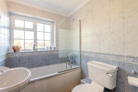 8687430-interior17.jpg