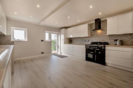 8588881-interior09-800.jpg
