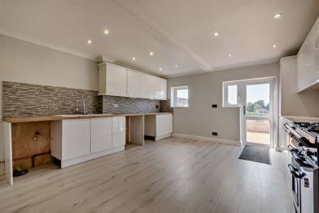 8588881-interior08-800.jpg