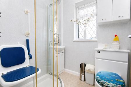 Downstairs shower room.png