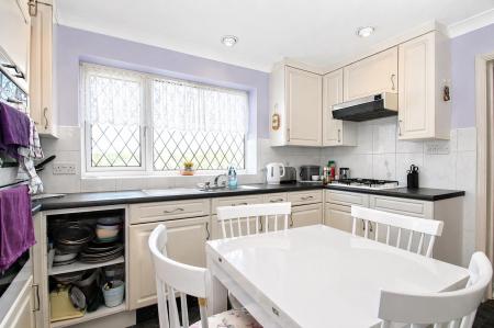 Kitchen 2.png