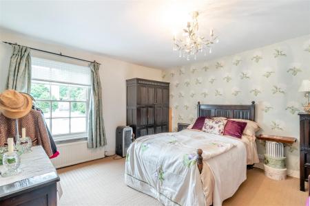8654185-interior16.jpg
