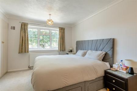 8694920-interior17.jpg