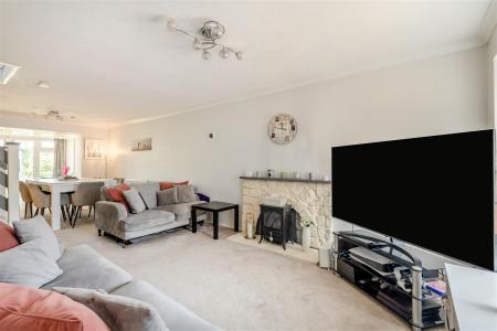 8694920-interior03.jpg