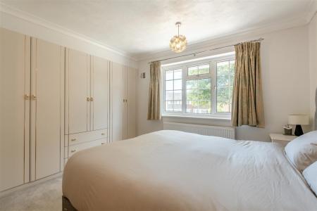 8694920-interior18.jpg