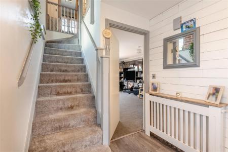 8694519-interior19.jpg