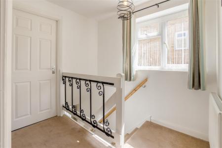 8697118-interior14.jpg