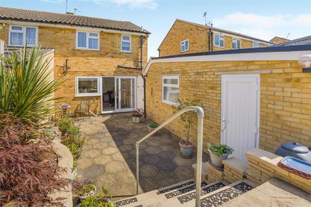 8697118-exterior07.jpg