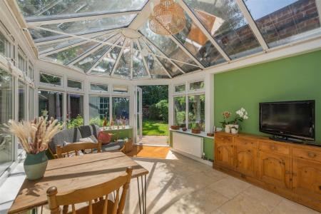 8694112-interior23.jpg