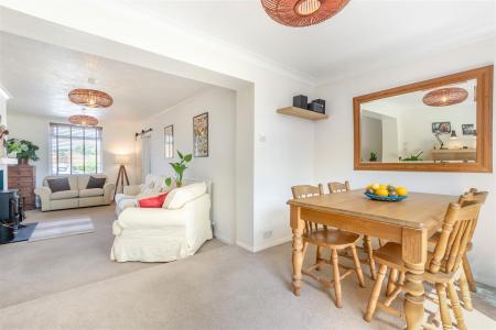8694112-interior14.jpg