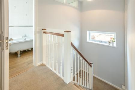 8694112-interior16.jpg