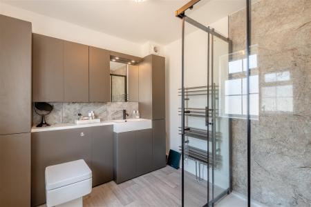 8697407-interior24.jpg