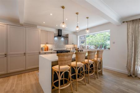 8697407-interior11.jpg