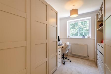 8697407-interior28.jpg