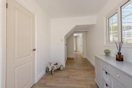 8697407-interior19.jpg