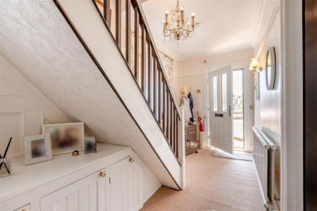 8698866-interior11.jpg