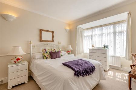 8698866-interior04.jpg