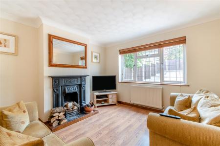 8700618-interior01.jpg