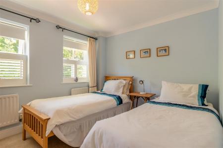 8701061-interior19.jpg